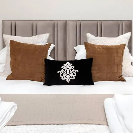 Appartamento Townhouse With Parking Harrogate