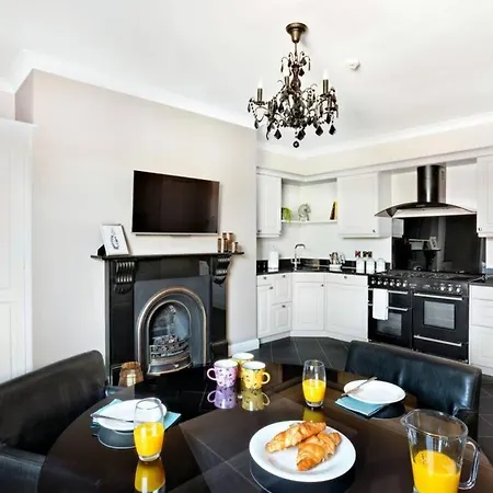 Apartment Townhouse With Parking