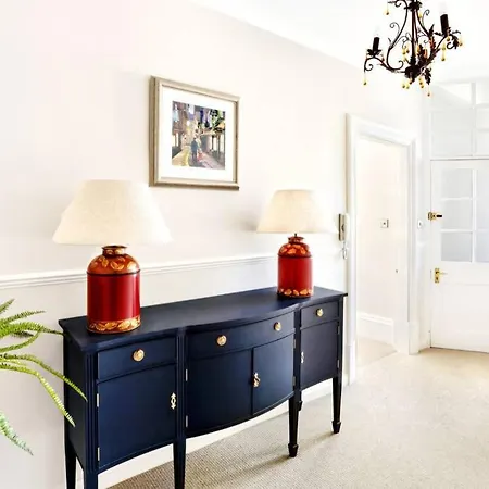 Townhouse With Parking * Harrogate